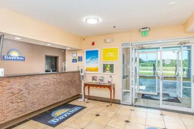 Photo 3 - Days Inn by Wyndham Coliseum Montgomery AL