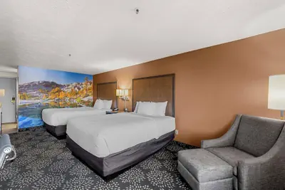 Photo 5 - Clarion Pointe Wenatchee