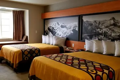 Photo 3 - Royal Inn