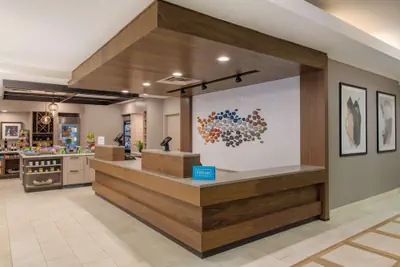 Photo 4 - Hilton Garden Inn Portland/Lake Oswego