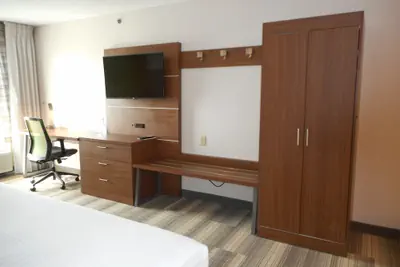 Photo 5 - Holiday Inn Express Fairfield by IHG