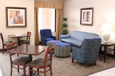 Photo 4 - Holiday Inn Express Kansas City-Liberty by IHG