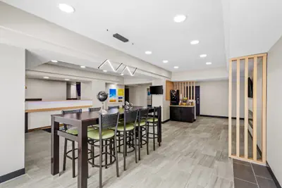 Photo 3 - Days Inn & Suites by Wyndham Union City