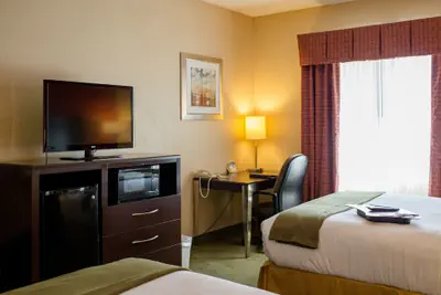 Photo 4 - Holiday Inn Express Hotel & Suites Oxford by IHG