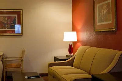 Photo 2 - Holiday Inn Express Hotel & Suites Oxford by IHG
