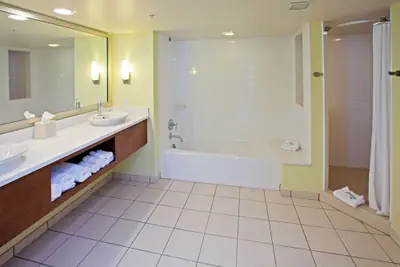 Photo 4 - Holiday Inn Express Indianapolis-Fishers by IHG