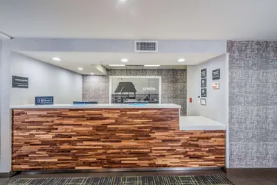 Photo 3 - Hampton Inn Oakland-Hayward