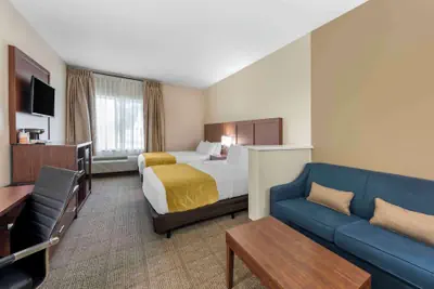Photo 5 - Comfort Suites Tulare Sequoia Gateway