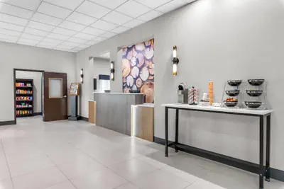 Photo 4 - Brentwood Suites Nashville, an Ascend Collection Hotel
