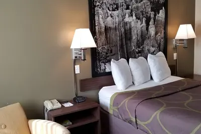 Photo 4 - Super 8 by Wyndham Richfield UT