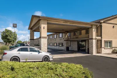 Photo 2 - Red Lion Inn & Suites Ontario