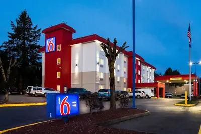 Photo 2 - Motel 6 Wilsonville, OR - Portland