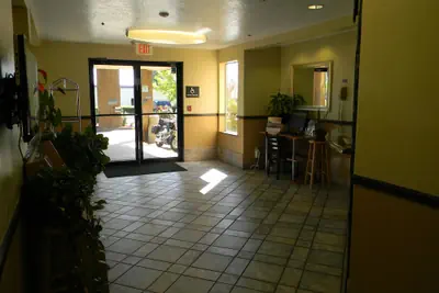 Photo 4 - Motel 6 Wilsonville, OR - Portland
