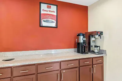 Photo 5 - Econo Lodge Akron Copley Northwest