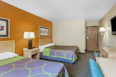 Photo 5 - Super 8 by Wyndham Charlotte/Amusement Park Area