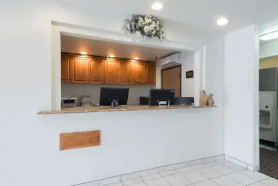 Photo 2 - Super 8 by Wyndham Bernalillo