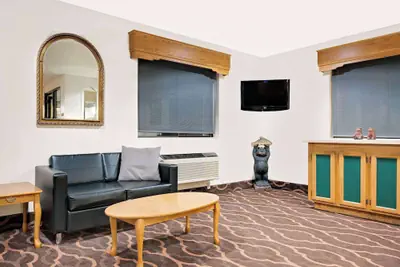 Photo 3 - Super 8 by Wyndham Ashland