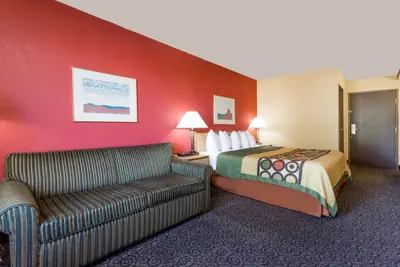 Photo 5 - Super 8 by Wyndham Appleton