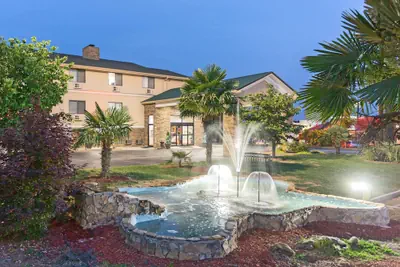 Photo 2 - Super 8 by Wyndham Anderson/Clemson Area