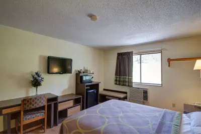 Photo 4 - Super 8 by Wyndham Zanesville