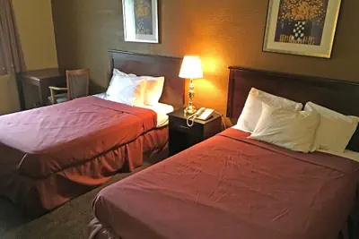 Photo 3 - Americas Best Value Inn Livonia Detroit