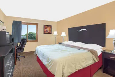 Photo 4 - Super 8 by Wyndham Sheboygan WI