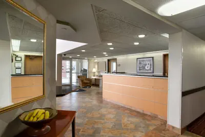 Photo 5 - Super 8 by Wyndham Madison South