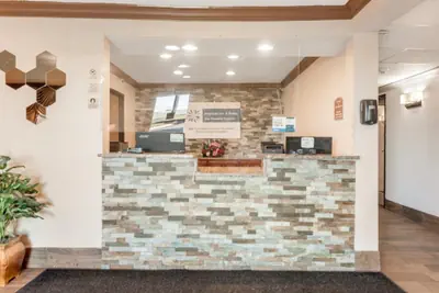 Photo 4 - American Inn Suites Detroit Metro Airport