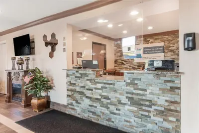 Photo 3 - American Inn Suites Detroit Metro Airport