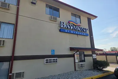 Photo 2 - Baymont by Wyndham Findlay