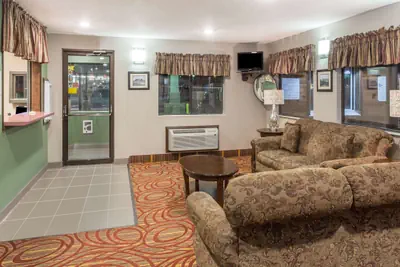 Photo 3 - Super 8 by Wyndham Rock Springs