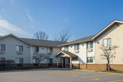 Photo 2 - Super 8 by Wyndham Mentor/Cleveland Area