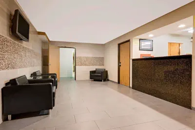 Photo 3 - Super 8 by Wyndham Mentor/Cleveland Area