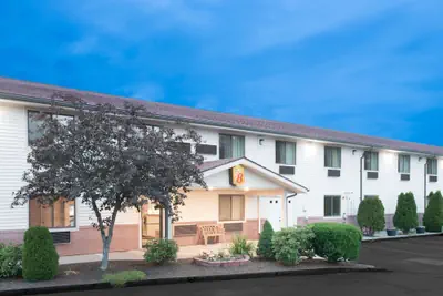 Photo 2 - Super 8 by Wyndham Augusta