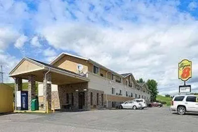 Photo 2 - Super 8 by Wyndham Minot Airport