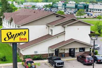 Photo 2 - Super Inn by OYO Lansing MI
