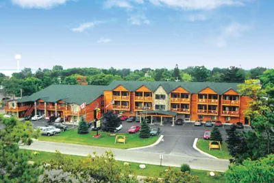 Photo 2 - Super 8 by Wyndham Bridgeview of Mackinaw City