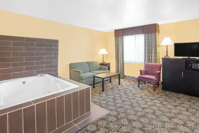 Photo 4 - Baymont by Wyndham Holland