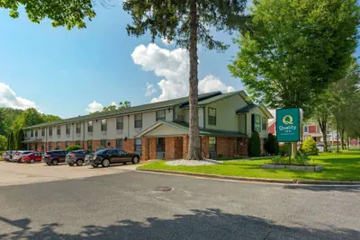 Photo 2 - Quality Inn Lee - Lenox South