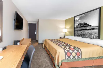 Photo 4 - Super 8 by Wyndham Pierre SD