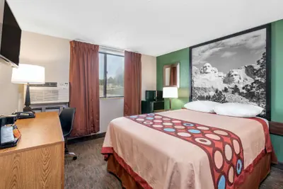 Photo 5 - Super 8 by Wyndham Pierre SD