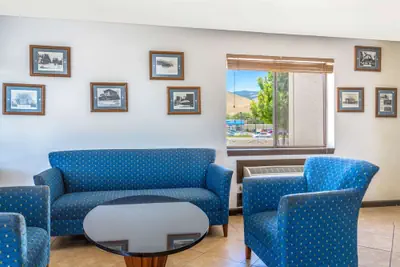 Photo 4 - Super 8 by Wyndham Carson City/Lake Tahoe