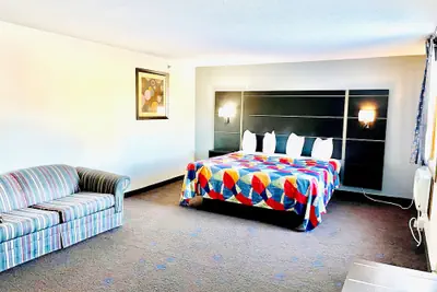 Photo 5 - Coratel Inn & Suites By Jasper Northfield