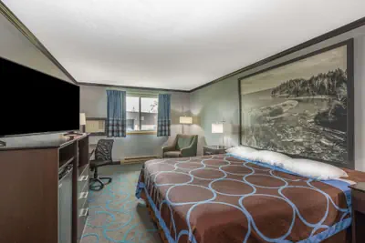 Photo 2 - Super 8 by Wyndham Duluth