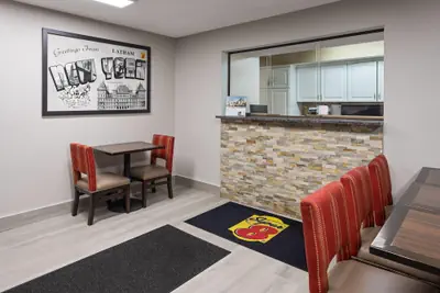 Photo 3 - Super 8 by Wyndham Latham/Albany Airport