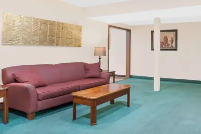 Photo 3 - Super 8 by Wyndham Middletown