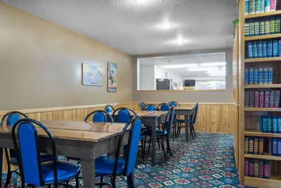 Photo 3 - Super 8 by Wyndham Park Rapids