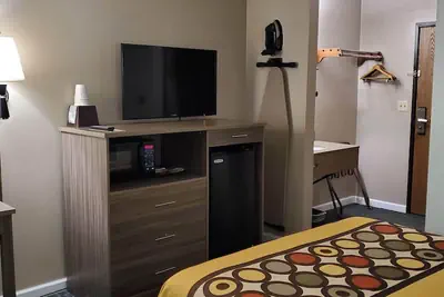 Photo 4 - River Hill Inn & Suites