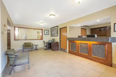 Photo 3 - Super 8 by Wyndham Weston WV