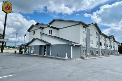 Photo 2 - Super 8 by Wyndham Corbin/London KY